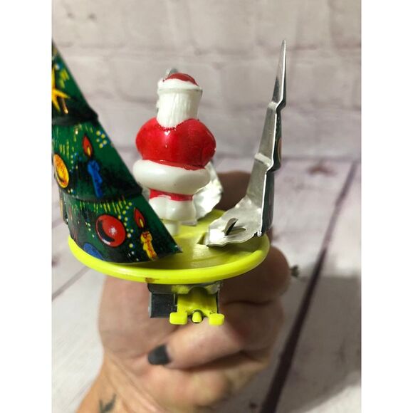 4 1/2 x 3 1/2 vintage Christmas fidget spinner collectors S1 - Picture 7 of 7